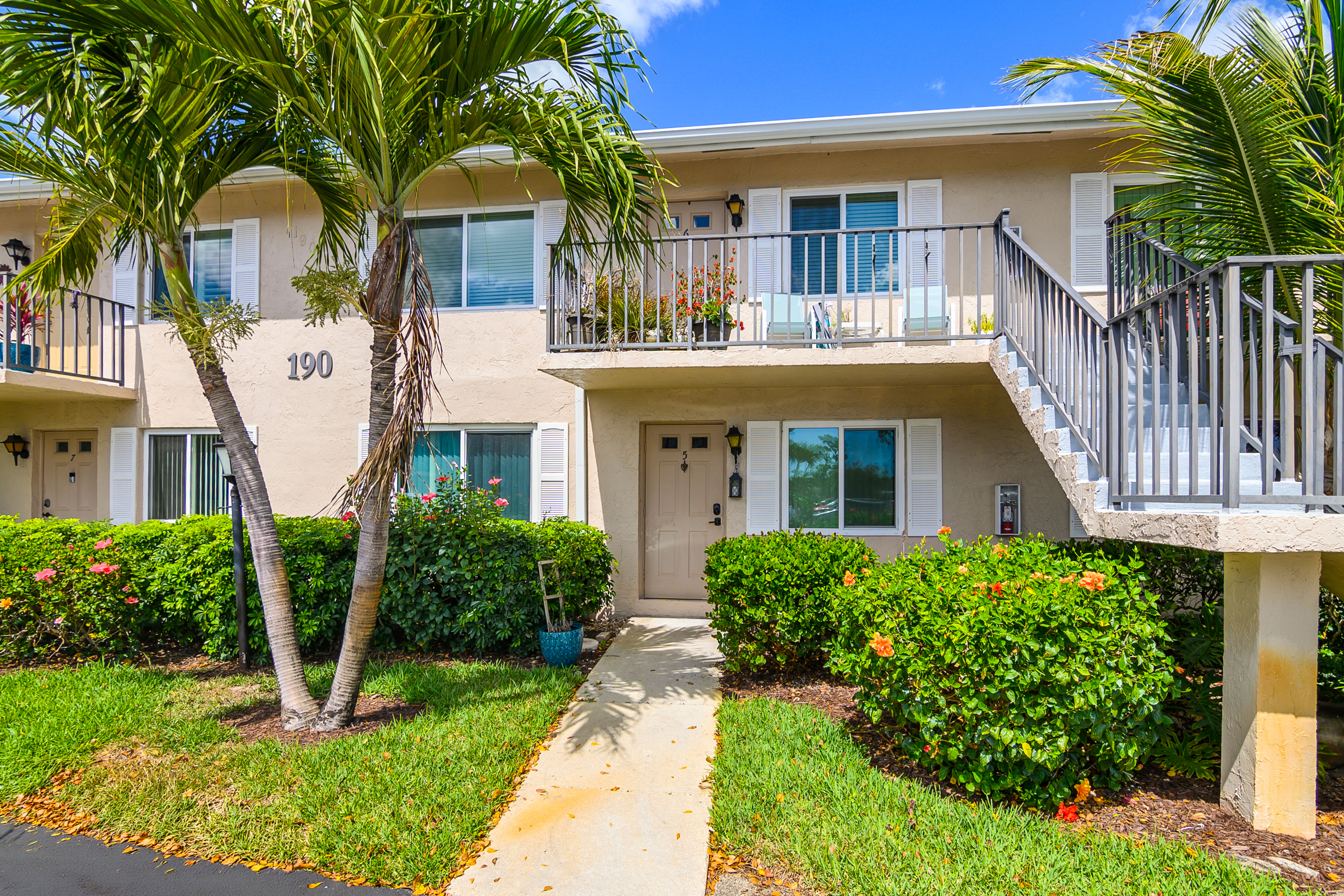 190 Palm Drive #5 - 1